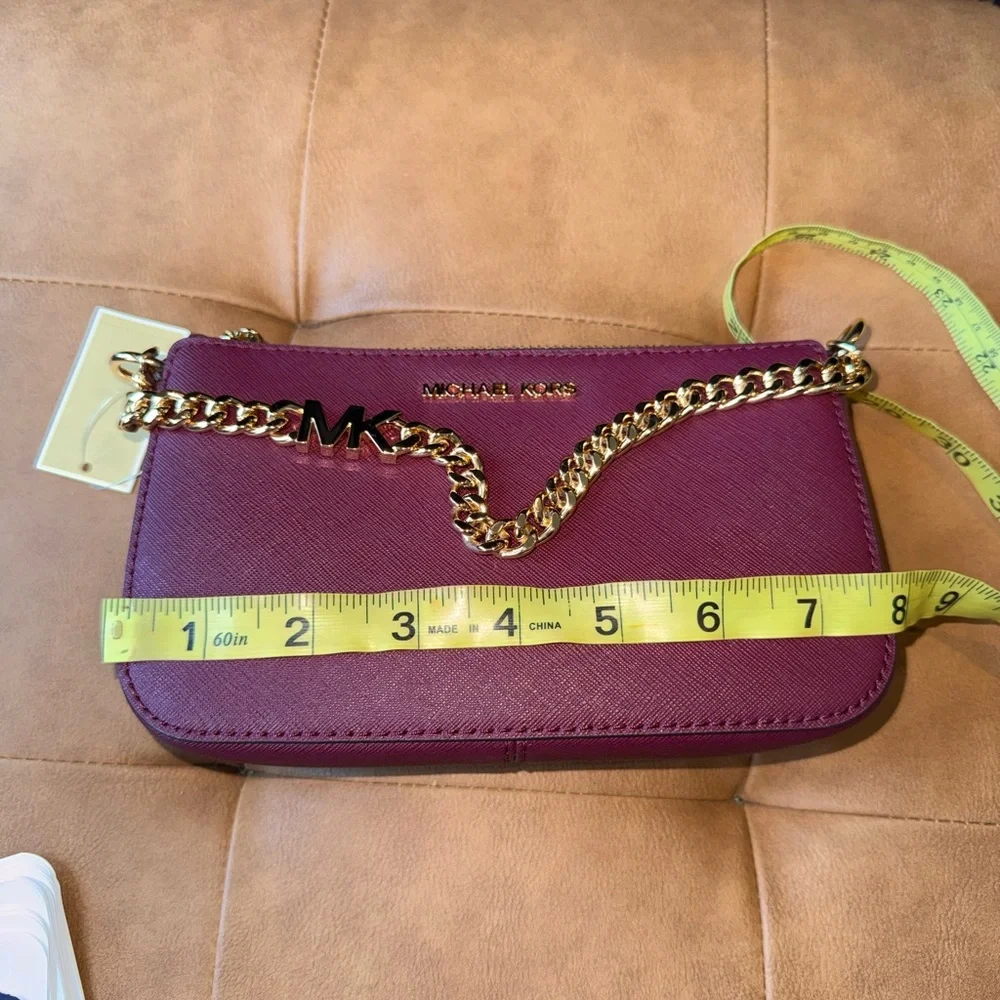 Michael Kors pouchette with Gold Chain - Picture 6 of 8